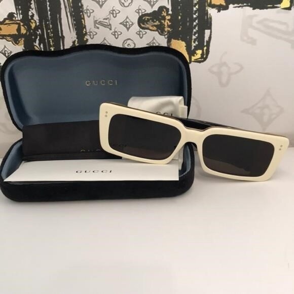 Gucci GG0543S 002 Ivory Black Oversized Rectangular Sunglasses Brown Lens - Picture 12 of 12